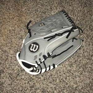 Wilson fastpitch glove